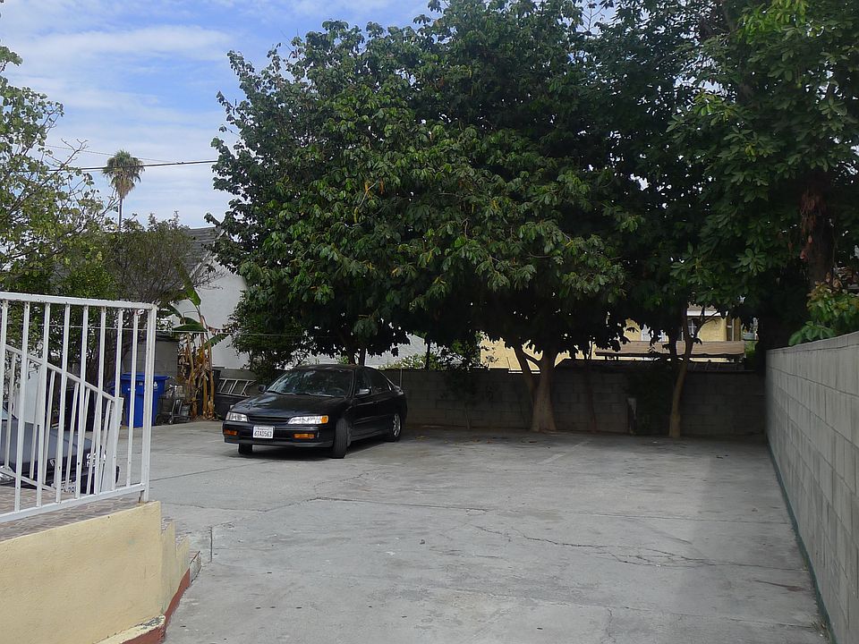 2nd image of 1134 S Ardmore Ave