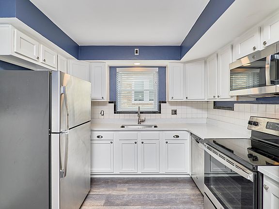 5th image of 6238 Loran Ave