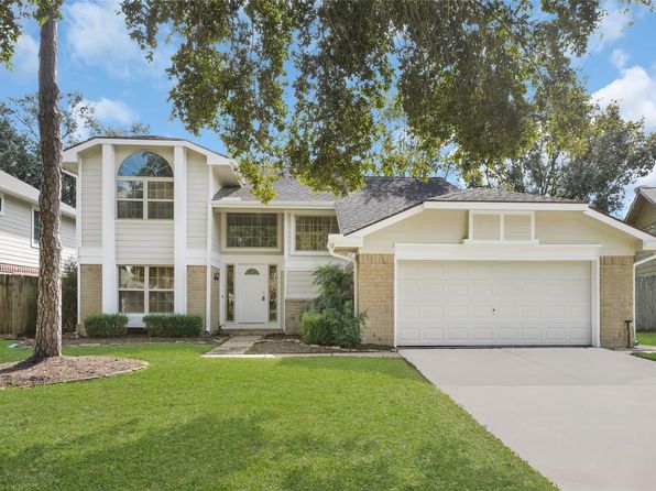 3327 Larkwood Ln, Sugar Land, TX 77479