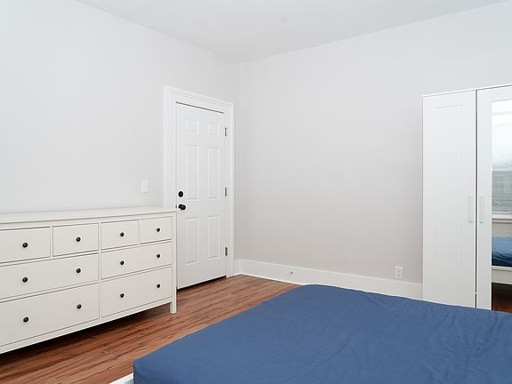 4th image of 54 Vernon St