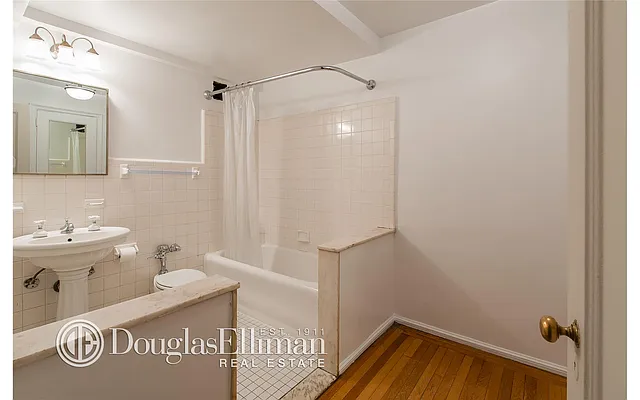 Rented by Douglas Elliman | media 23