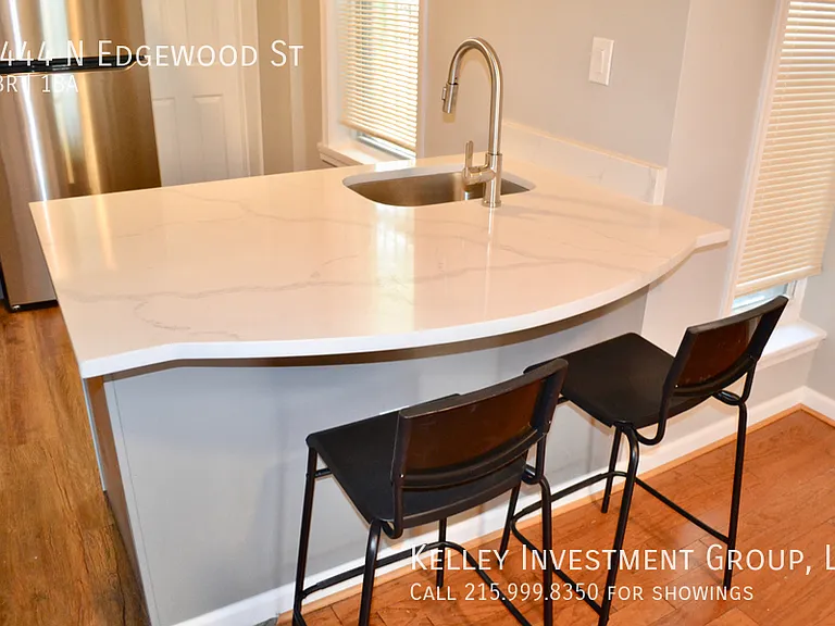 1444 N Edgewood St — Photo 4