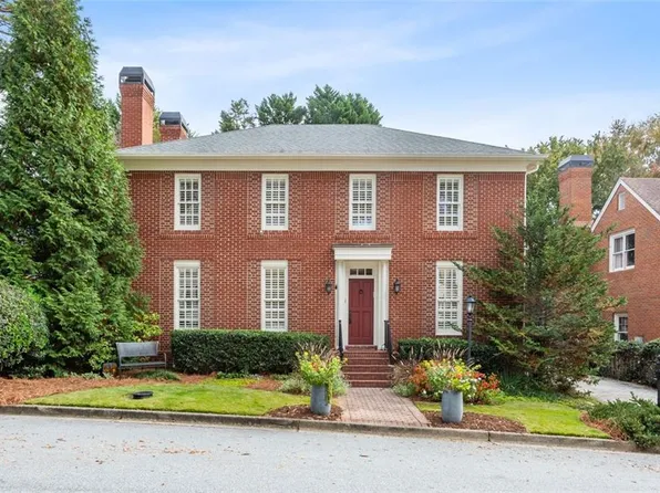 1209 Village Run NE, Atlanta, GA 30319