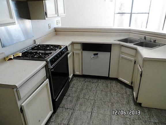 5th image of 721 Merriman Dr