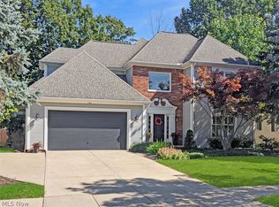 3903 Kings Mill Run W, Rocky River, OH