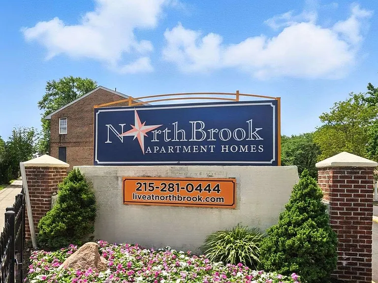 Northbrook Apartments — Photo 19