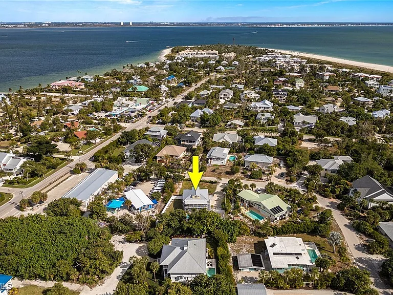 424 Lagoon Dr — Photo 40