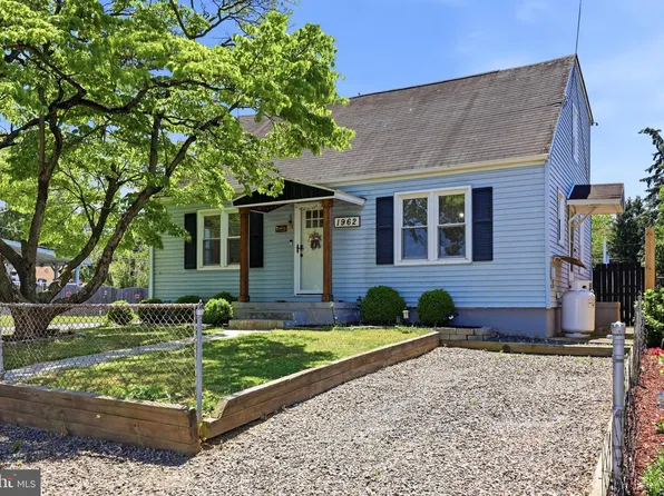 1962 Prospect Ave, Croydon, PA 19021
