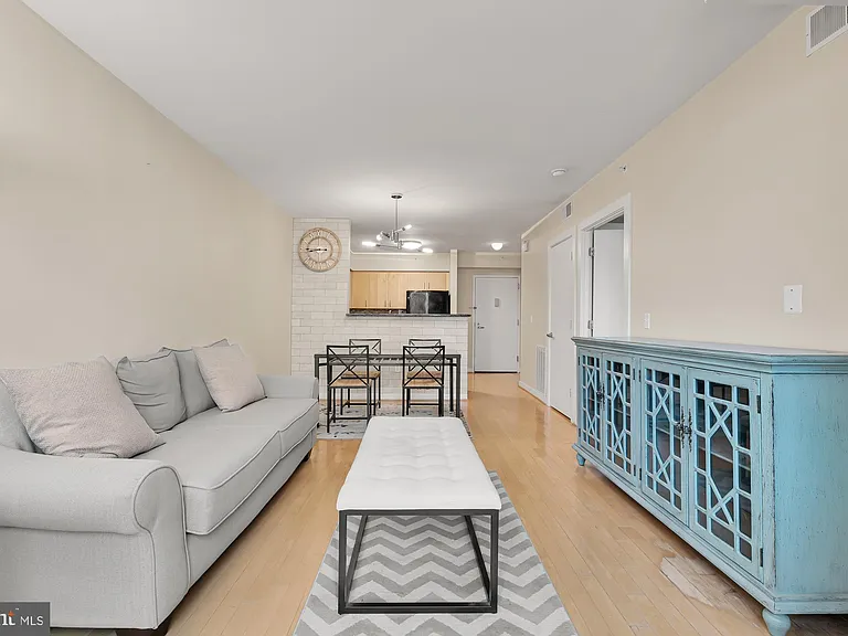 1000 New Jersey Ave SE #317 — Photo 6