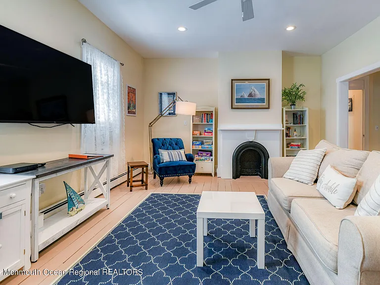 18 Abbott Ave #MAIN HOUSE — Photo 14