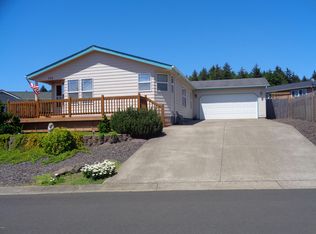725 SE Winchell Dr, Depoe Bay, OR
