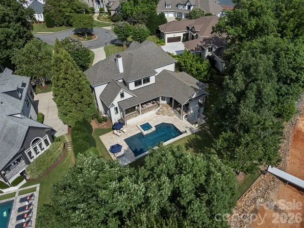 18407 Peninsula Cove Ln, Cornelius, NC 28031