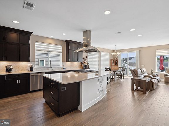 2nd image of 103 Viceroy Way