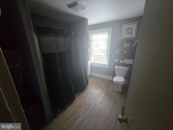 5th image of 343 N Pearl St