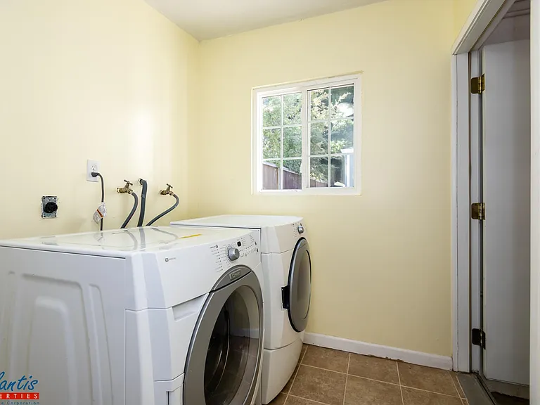 2220 Hanover St — Photo 11