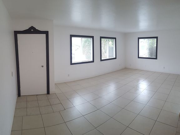 4th image of 2802 College Blvd Unit 1