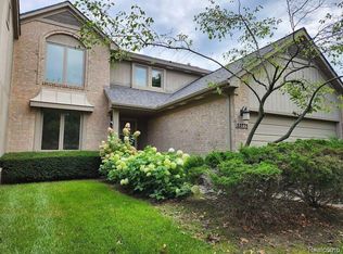 33775 Vista Dr, Farmington, MI