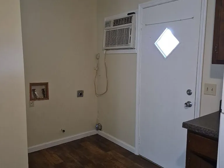 506 Hopwood St — Photo 10