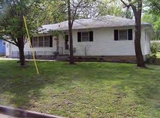 937 N Lynn St, Nevada, MO 64772