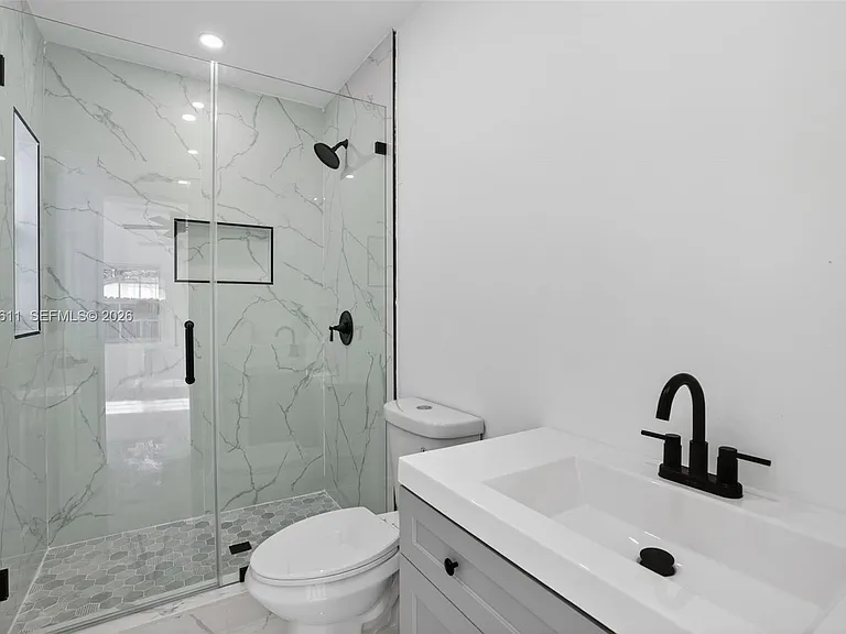 1920 SW 67th Ave — Photo 34