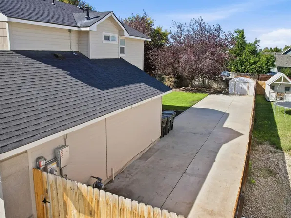 1087 S New Summer Ave, Kuna, ID 83634