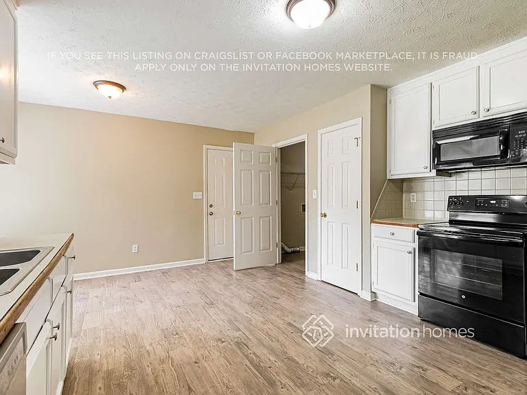 1570 Canberra Dr — Photo 7
