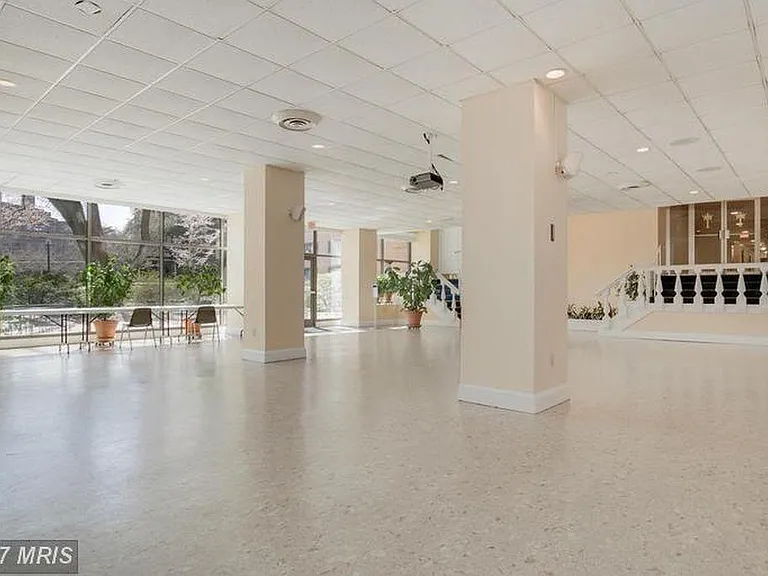 4201 Cathedral Ave NW #502W — Photo 6