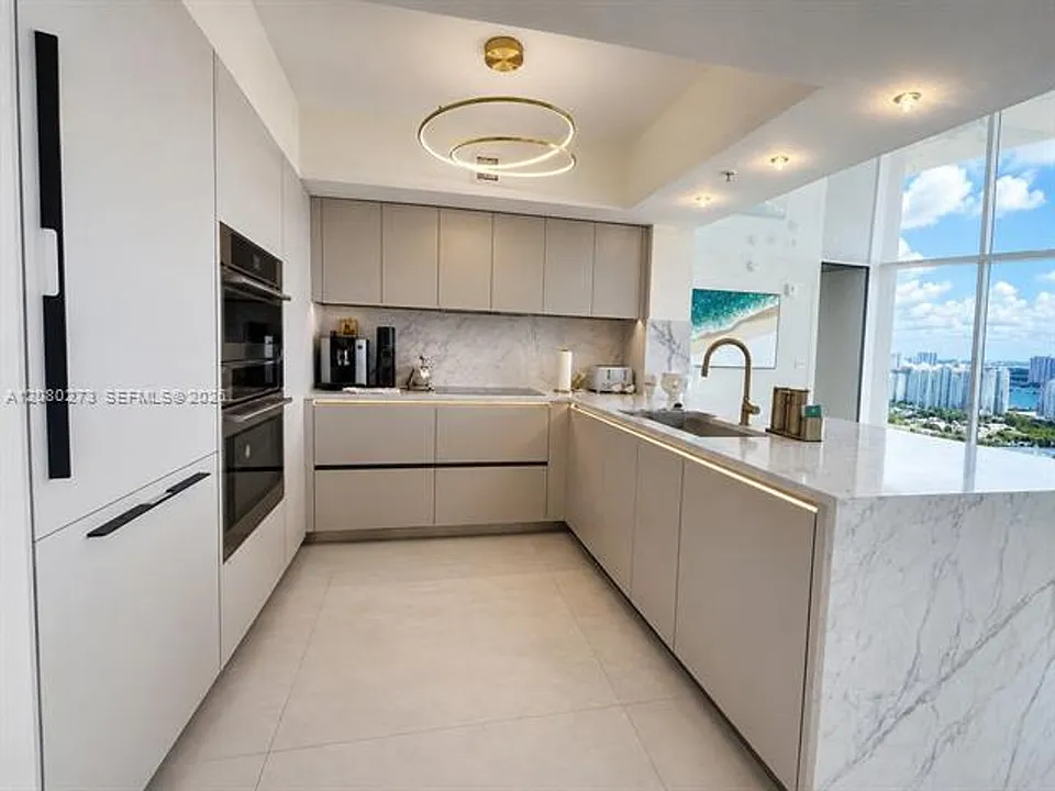 16699 Collins Ave #CU-2907