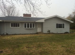 12985 W Taylor Ln, Wadsworth, IL 60083