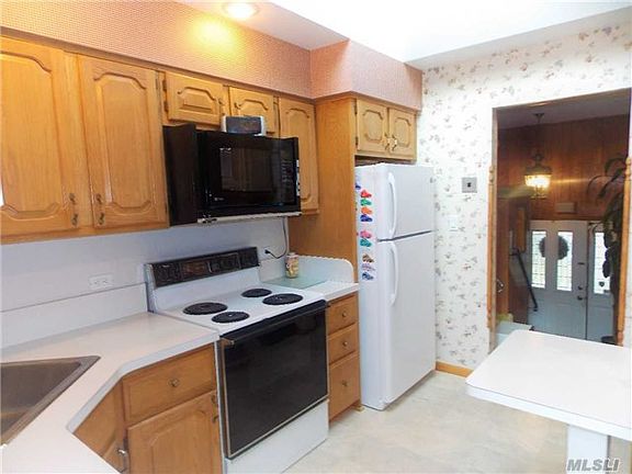 3rd image of 42 Keswick Dr