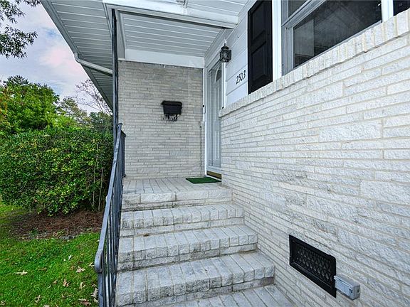 4th image of 2503 W Cornwallis Dr