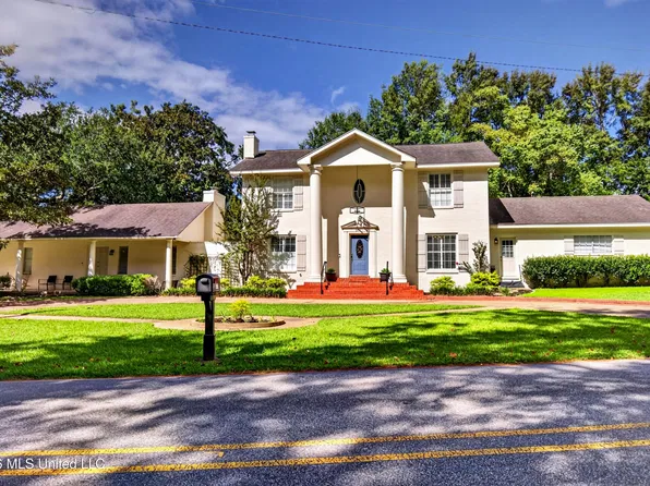 5817 Shore Dr, Ocean Springs, MS 39564