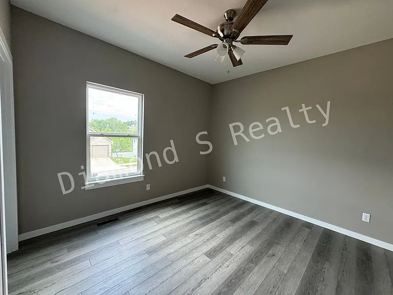 2124 N Bradbury Ln — Photo 20