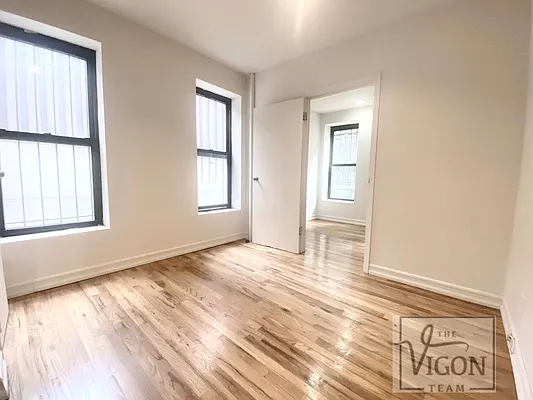 Rented by Bond New York | media 16