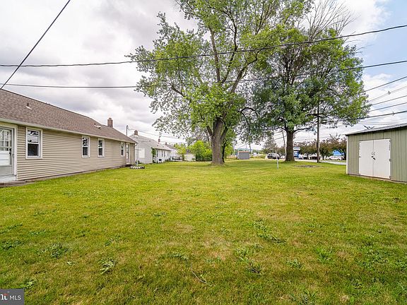 5th image of 1078 Kelly Dr #1080