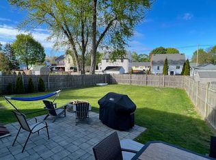 1 Greenwood Rd, Peabody, MA 01960