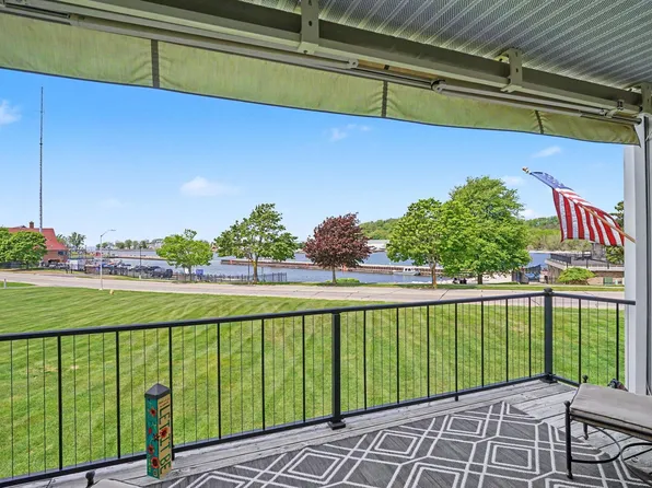 415 Sandpiper Dr, Grand Haven, MI 49417
