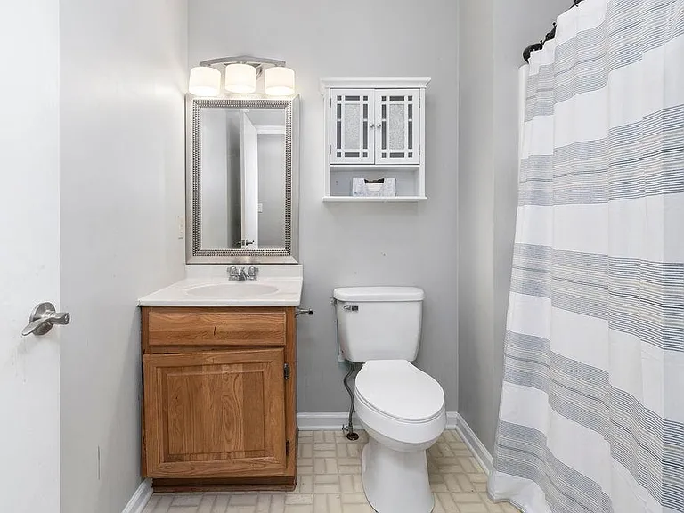 105 Hemlock St — Photo 45
