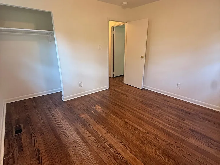 6646 Wolf River Ct — Photo 16