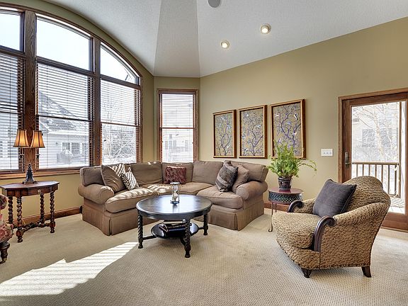 Association cleans windows