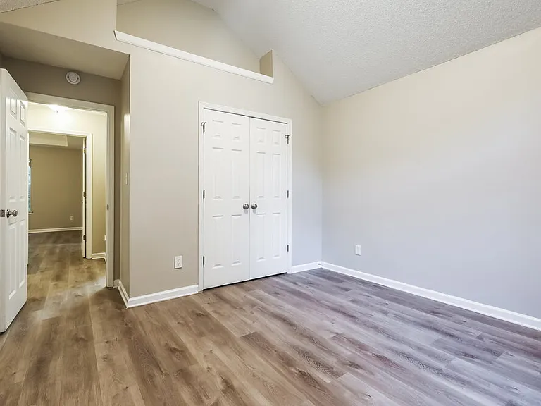 125 Titan Rd — Photo 15