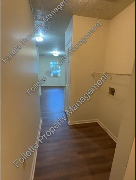 111 W Chestnut St #202 — Photo 5