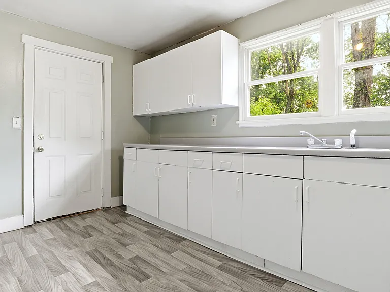511 Edgewood Ave — Photo 9
