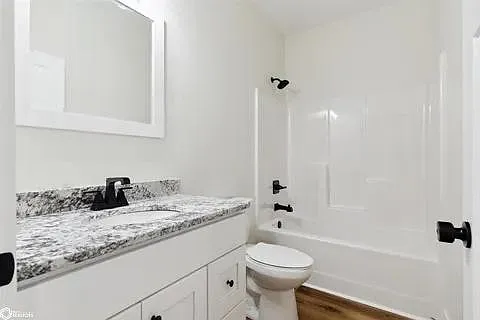 602 W Monroe St — Photo 4