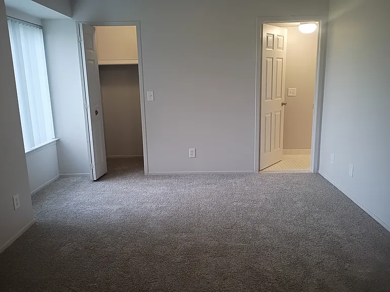Prentiss Pointe Apartments — Photo 220