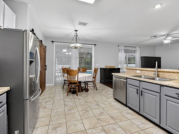 5th image of 521 Cedar Arbor Ct