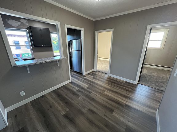 4th image of 74 Birch Ave S APT 6