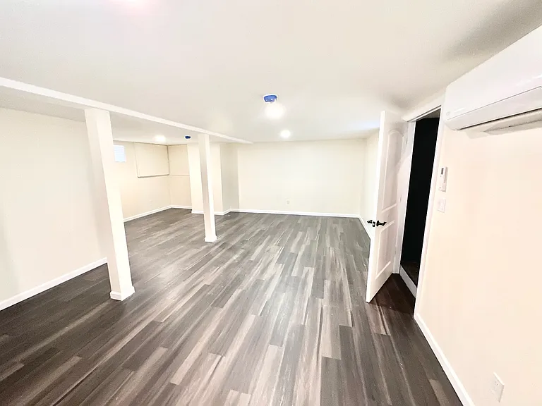 19 Primrose Ave W — Photo 36