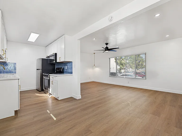 1221 Vega St — Photo 5