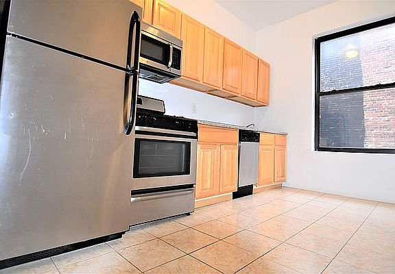 5th image of 408 W 130th St #61